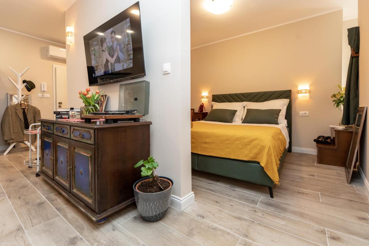 Stanley Helenski - Apartment In Old Town Šibenik Buitenkant foto