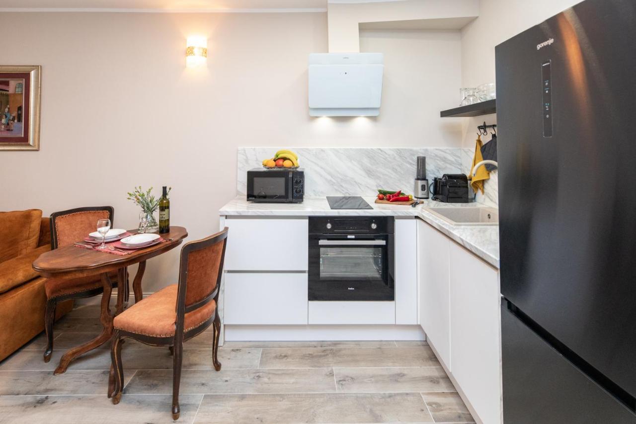 Stanley Helenski - Apartment In Old Town Šibenik Buitenkant foto