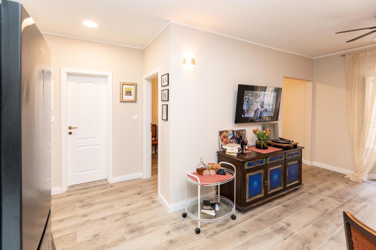 Stanley Helenski - Apartment In Old Town Šibenik Buitenkant foto